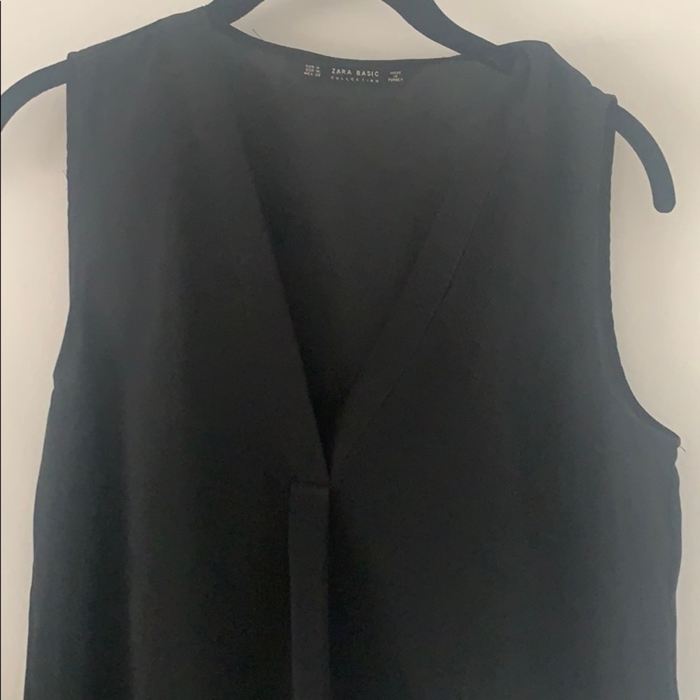 NWOT Zara black tank top with v cut in the front